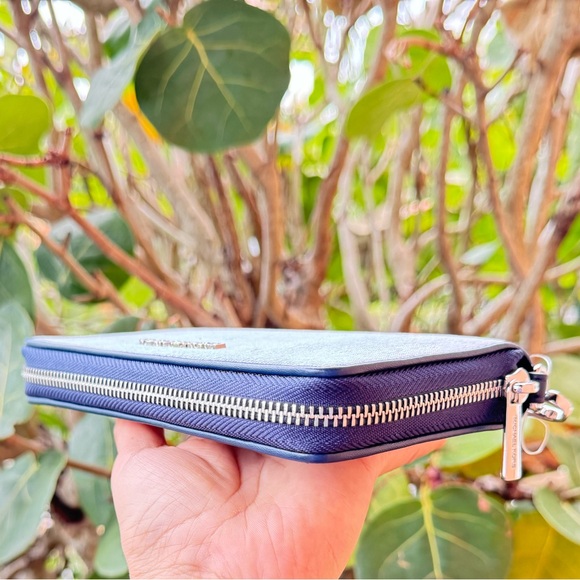 Michael Kors Jet Set Travel Multifunction Phone Wallet Light Denim - Picture 12 of 12